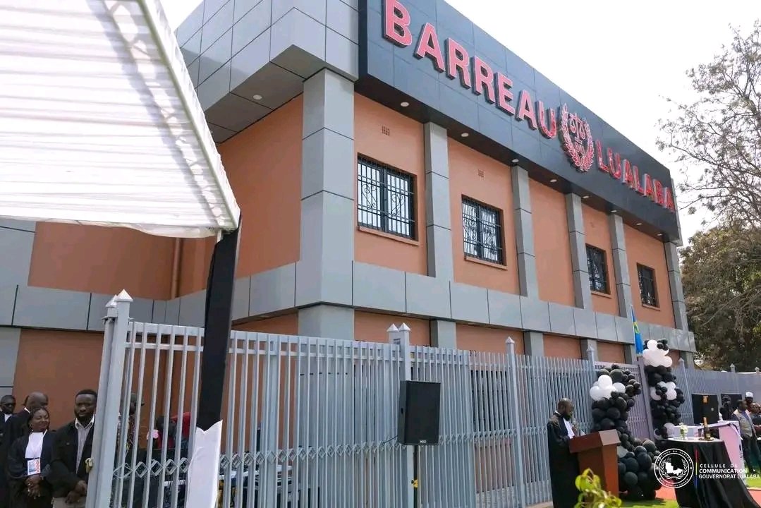 LA PLUS GRANDE MAISON DU BARREAU DANS LE GRAND KAT...