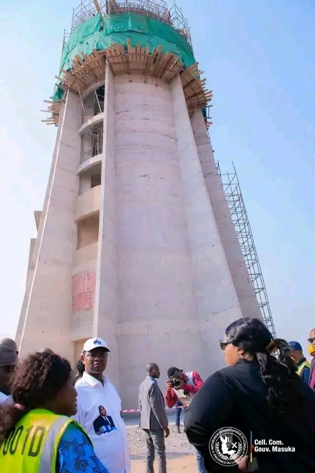 LA GOUVERNEURE DU LUALABA S'IMPRÈGNE DE L'ÉVOLUTION DES TRAVAUX DE L'AÉROPORT INTERNATIONAL DE KOLWEZI AUX CÔTÉS DU D.G DE LA RVA