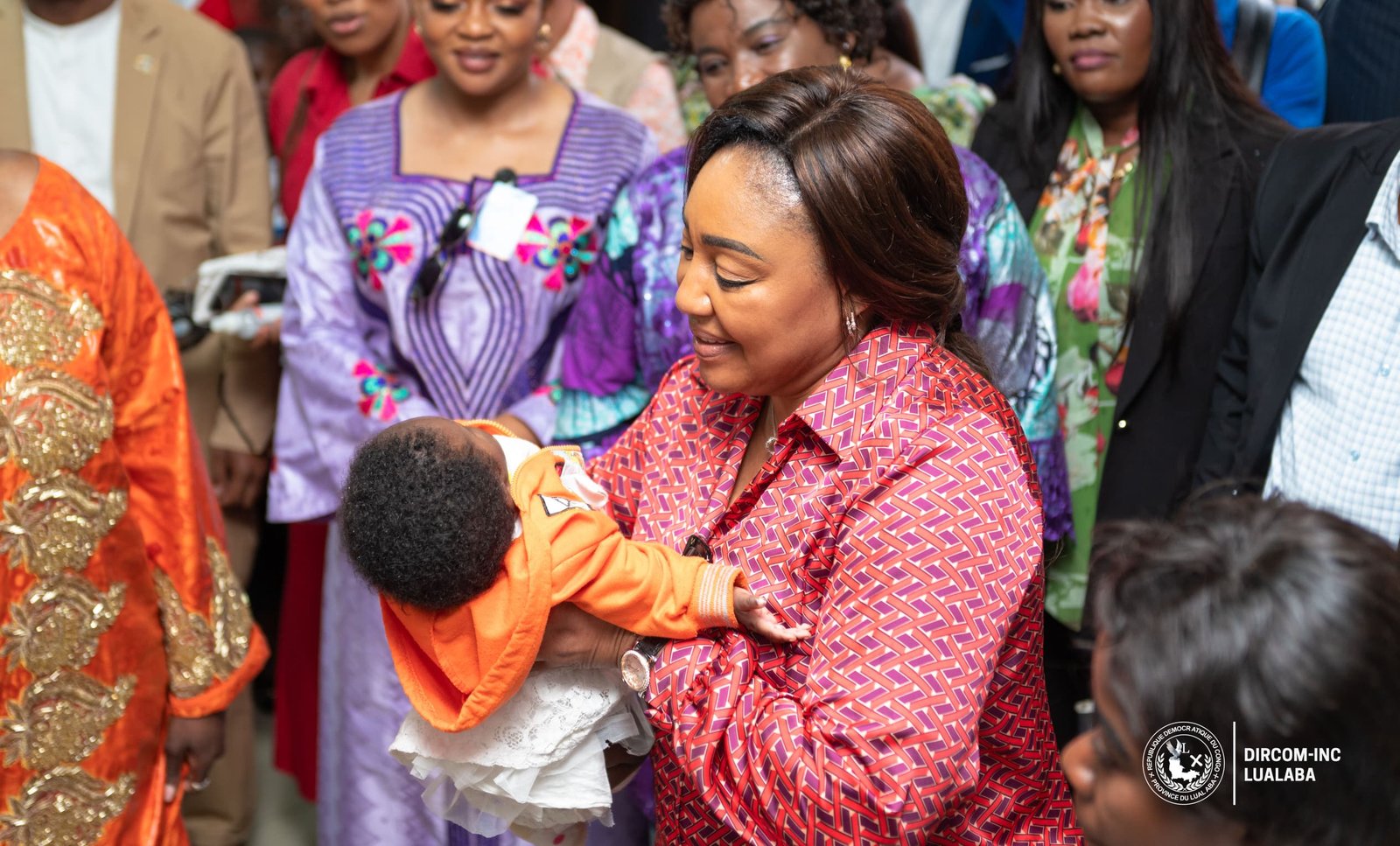 EN SÉJOUR AU LUALABA, LA PREMIÈRE DAME DE LA RDC VISITE L'ORPHELINAT QUI PORTE SON NOM, ET L'HOSPICE DE VIEILLARDS NGUZ