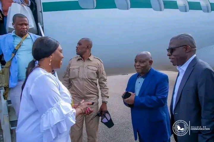 Fifi MASUKA SAINI, Gouverneur du Lualaba regagne le chef-lieu de sa province, au terme d'un séjour dans la capitale Kinshasa, après la publication des résultats des élections du 20 décembre 2024