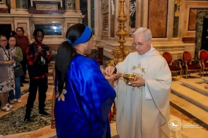 À ROME, FIFI MASUKA REND SES DERNIERS HOMMAGES AU PAPE FRANÇOIS.